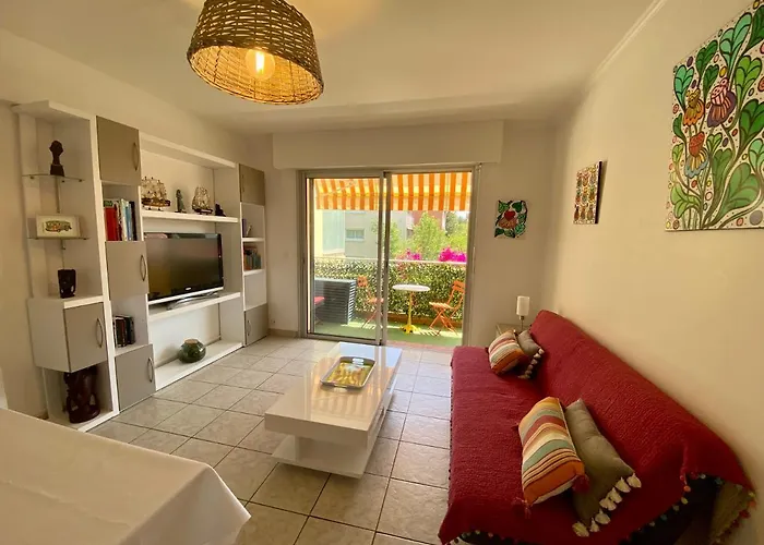Chez Virginie : Appartement Lumineux Au Calme.